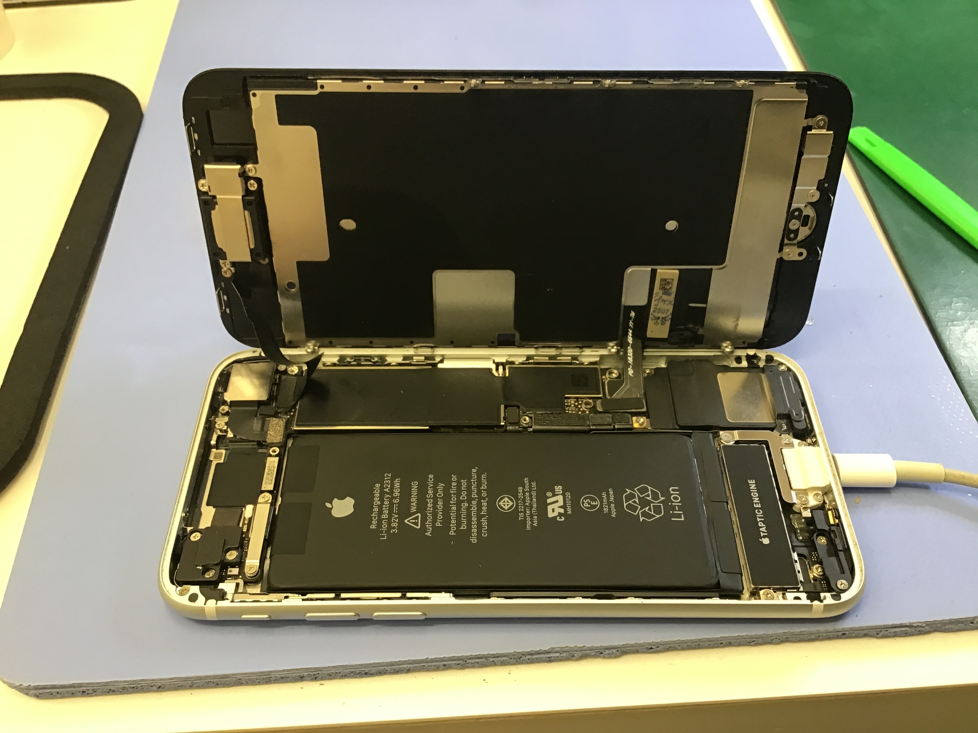 iPhoneSE2修理　データをそのまま・最短即日修理のスマホ修理工房八王子オクトーレ店にご相談ください！